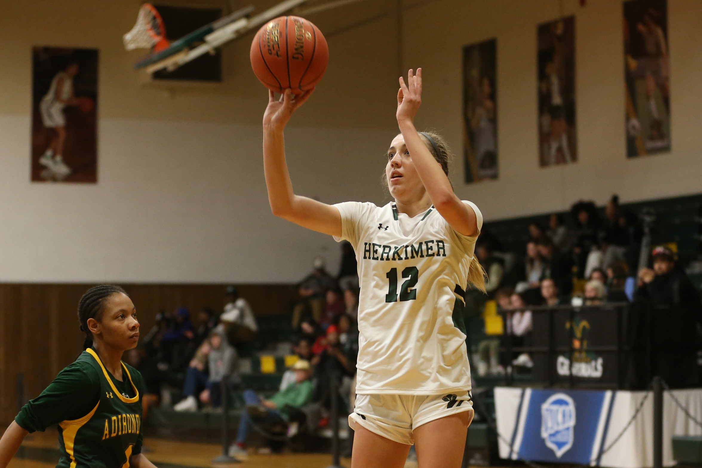 Reimer's Career-High 28 Points Helps Upset No. 15 Ranked Raiders