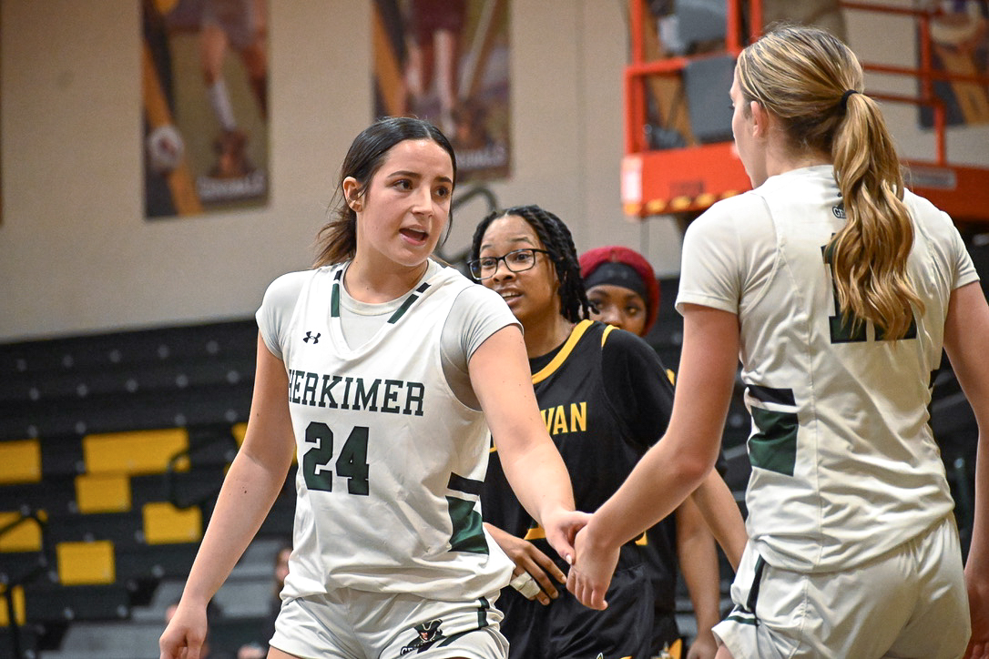 Women's Basketball Back to .500 with Win over Cayuga