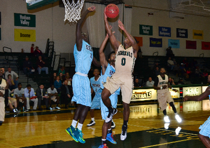 Men’s basketball remains undefeated on the road, defeat TC3