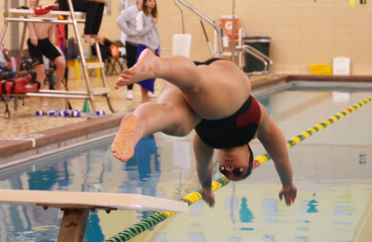 Men's & Women's Swimming & Diving Finish Fifth at Jamestown Invitational
