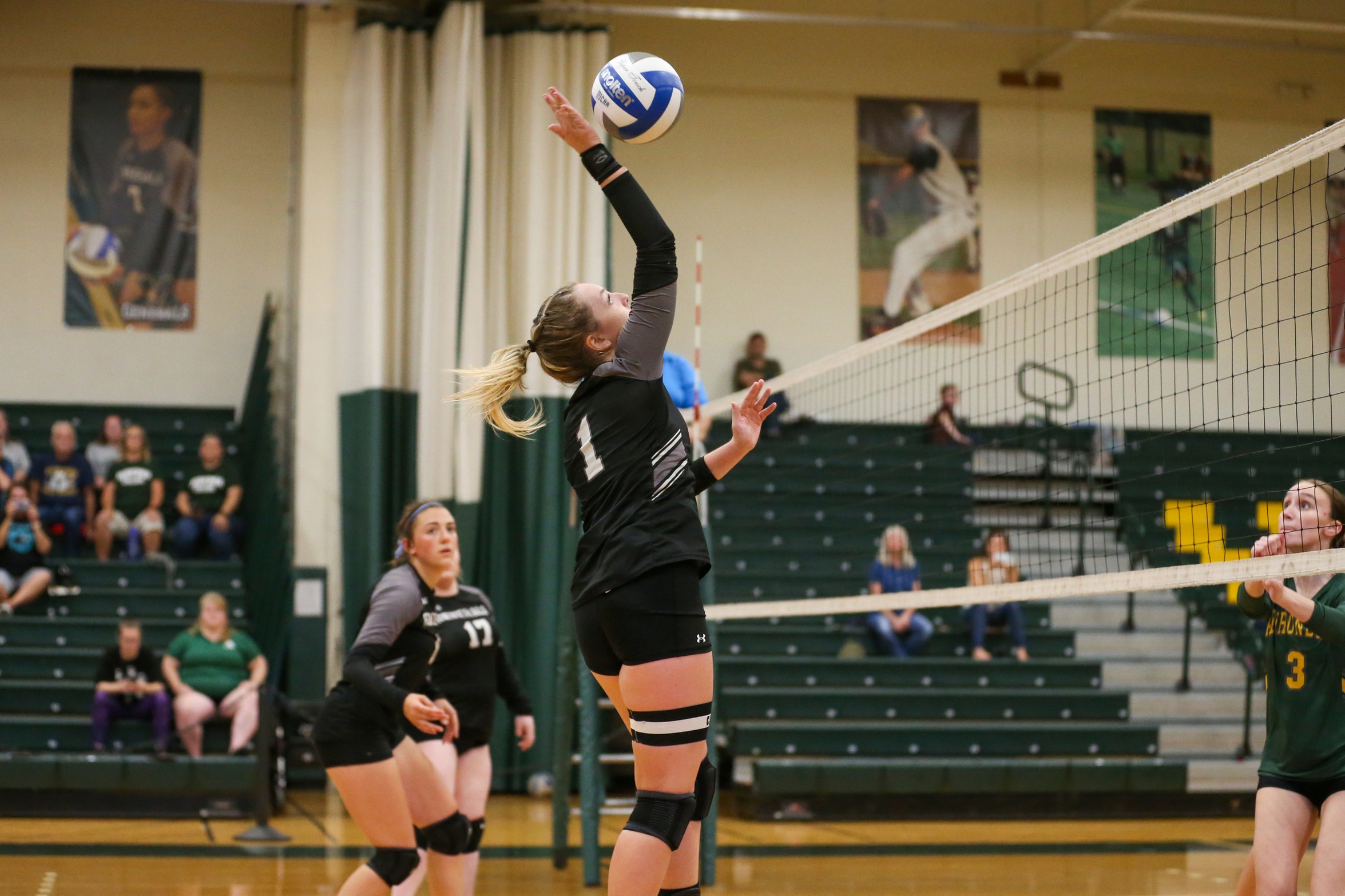 Herkimer Volleyball Splits Season-Opener Doubleheader